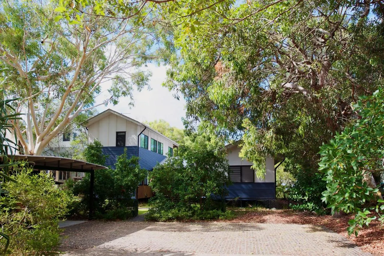 91 Tramican - Aquamarine Point Lookout